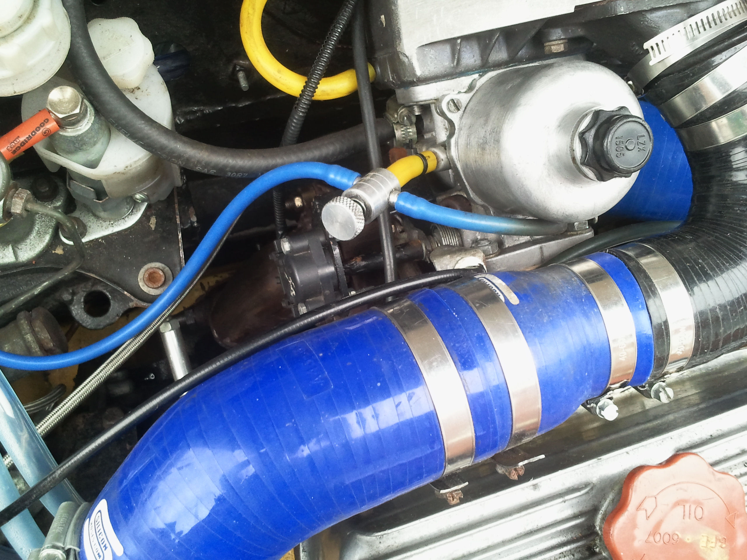 HS4 HS6  SU carb with a  throttle Position Sensor TPS 02.jpg