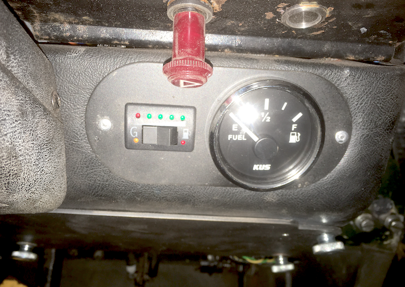 Gauge 5V + Leo Switch Panel.png